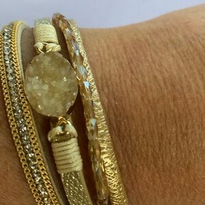 Gorgeous 5 strand bracelet*